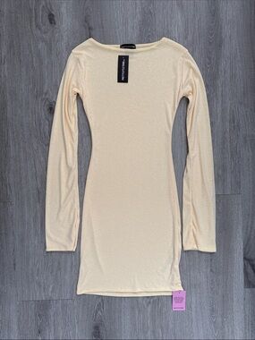 PrettyLittleThing Pale Yellow Long Bodycon Dress with Fluted Sleeves